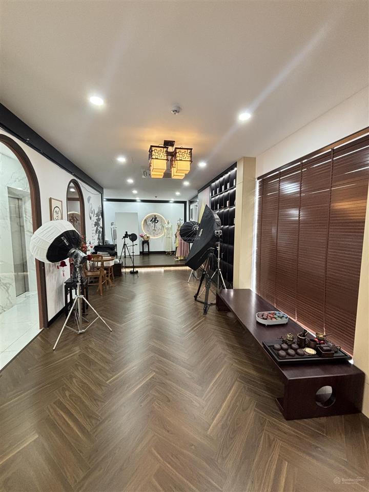 Toà shophouse mặt đường phố đi bộ tại vạn phúc city  làm văn phòng đại diện tập đoàn thương hiệu