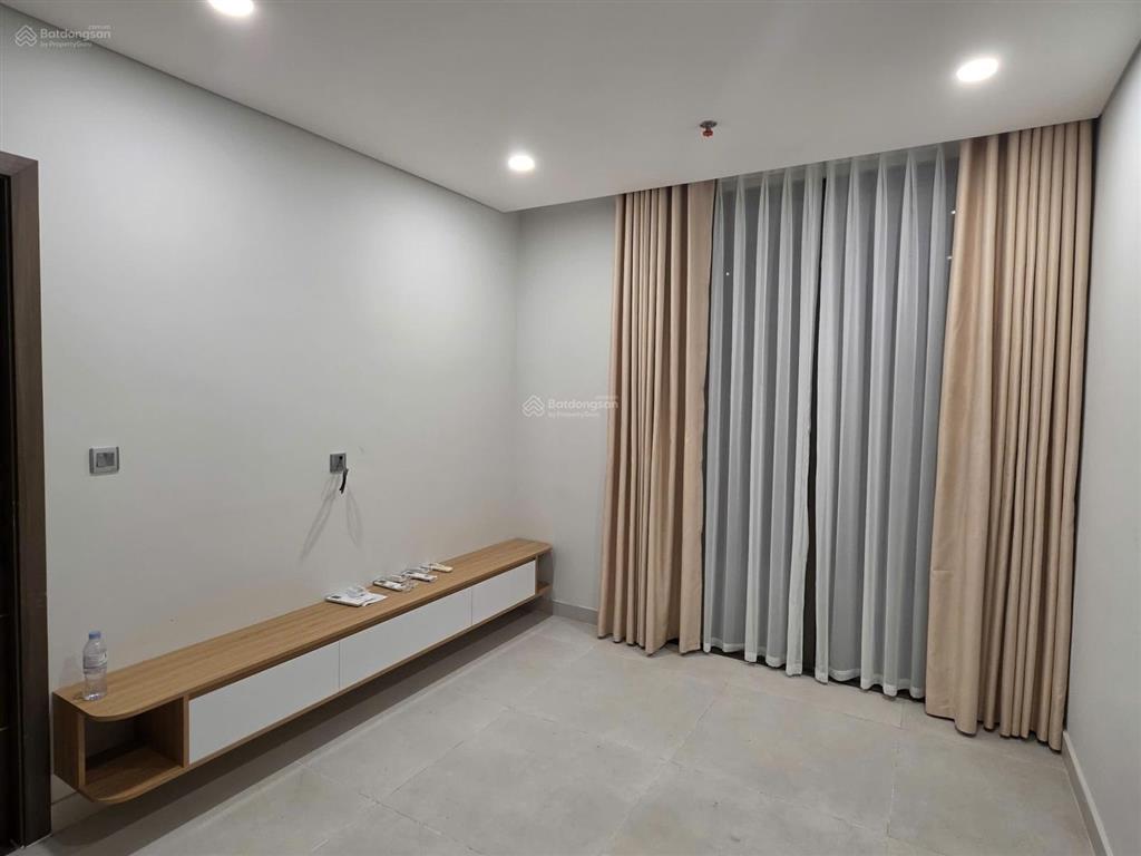 Cho thuê căn hộ k6 việt hưng 101m2 2wc giá 11tr/tháng