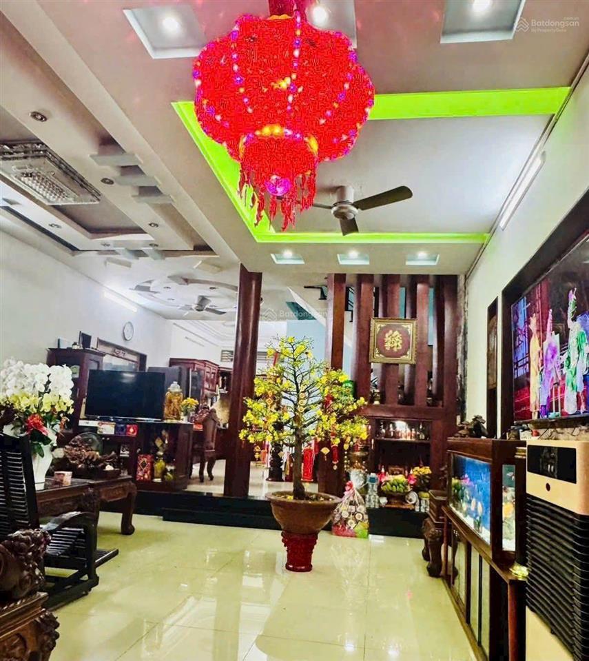 Bán căn biệt thự mặt tiền kinh doanh đường 147 phước long b quận 9