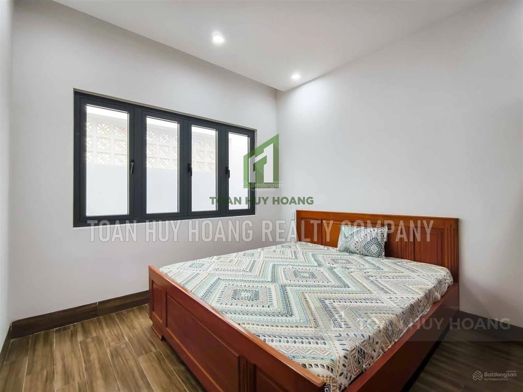 Nhà đẹp khu nam việt á 3 phòng ngủ khép kín có sân đậu ô tô