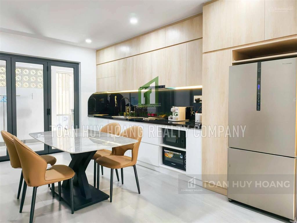 Nhà đẹp khu nam việt á 3 phòng ngủ khép kín có sân đậu ô tô