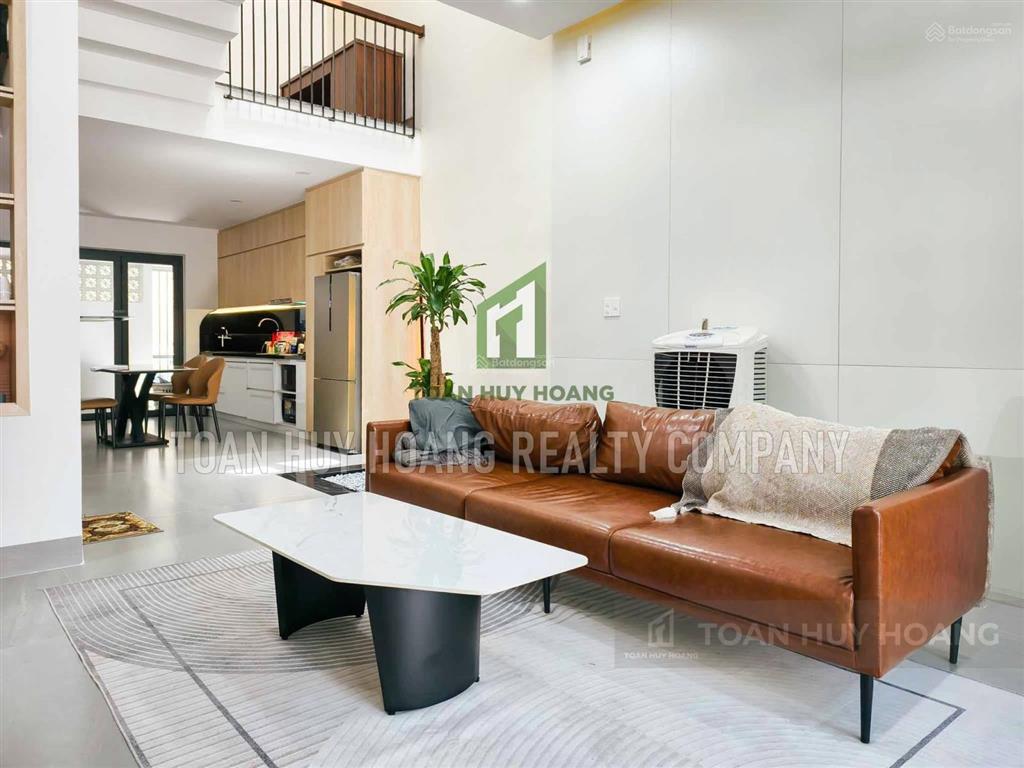 Nhà đẹp khu nam việt á 3 phòng ngủ khép kín có sân đậu ô tô