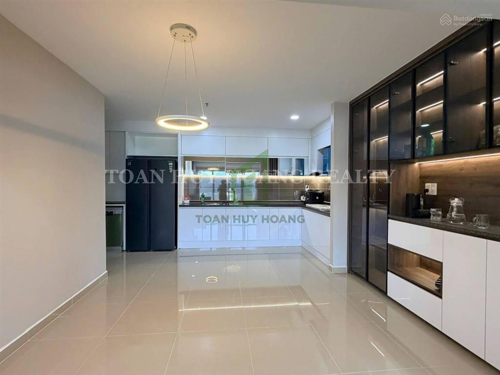 Căn hộ blooming tower 3pn làm mới 100% sang trọng cho thuê