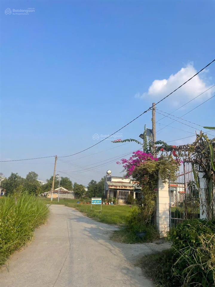 Bán đất xã mỹ hạnh, diện tích 320m2, sổ riêng đất thổ cư. ô tô đi được giá 1.6 tỷ.  0937 866 ***