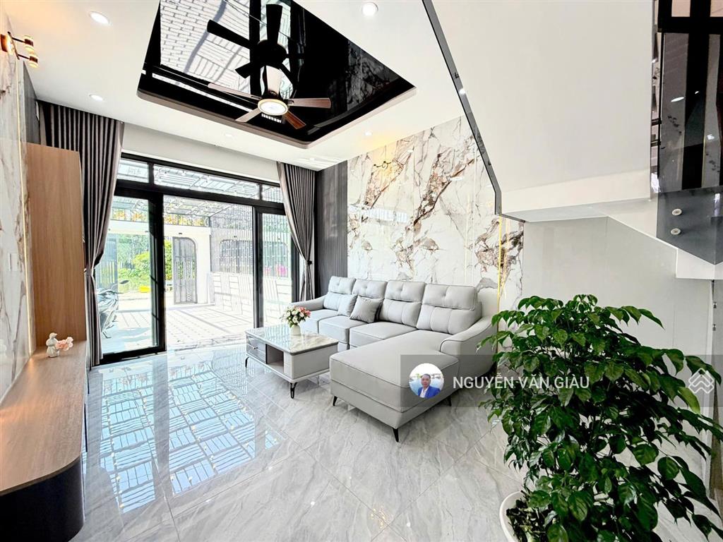 Gần 100m2 với 3 tầng view sông chỉ 6,4 tỷ thiết kế đẹp, nội thất sang xịn, phong thủy tốt