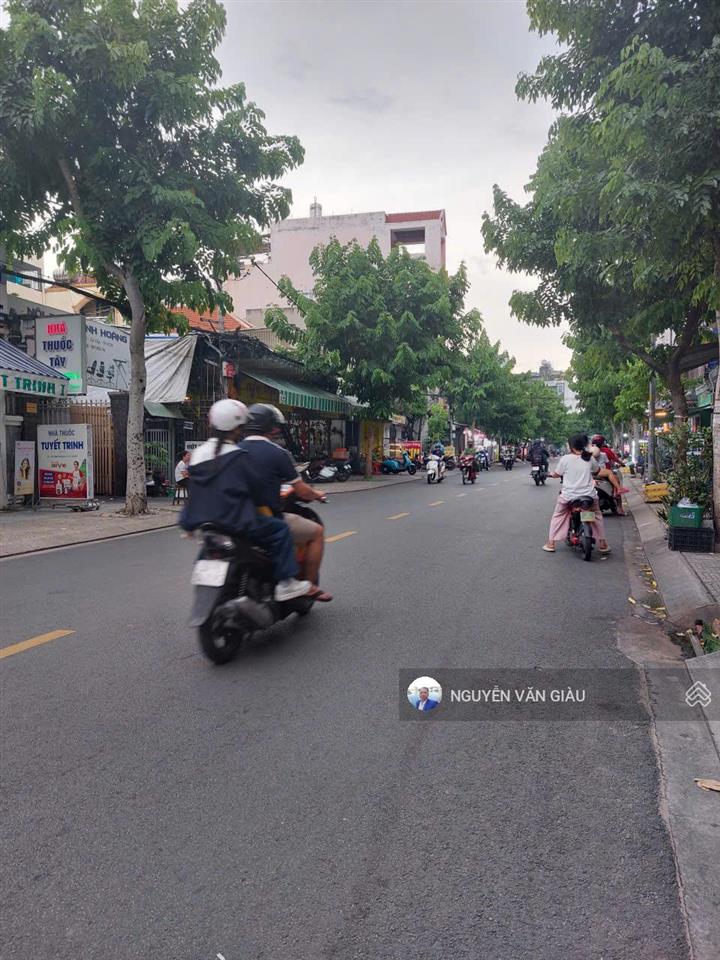 Q12 cũ 5mx17,6m chỉ 3,2 tỷ  hẻm ô tô vào tới nơi  thấp hơn giá hm