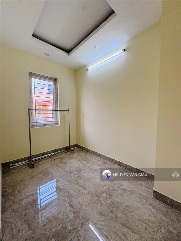 Quận 12 nhà 3 tầng hẻm 7m chỉ hơn 5 tỷ