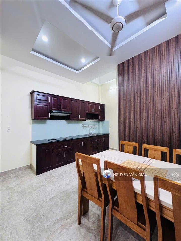Quận 12 nhà 3 tầng hẻm 7m chỉ hơn 5 tỷ