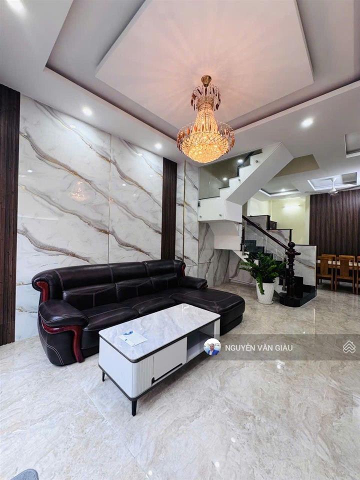 Quận 12 nhà 3 tầng hẻm 7m chỉ hơn 5 tỷ