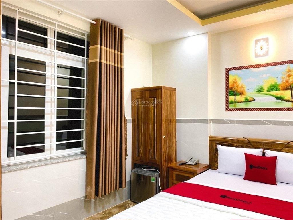 Bán gấp khách sạn 7 tầng thu nhập 180tr/tháng