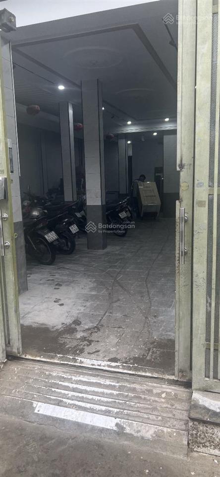 Bán gấp chdv 5 tầng ngang 11m thu nhập khủng ngày đại học công thương