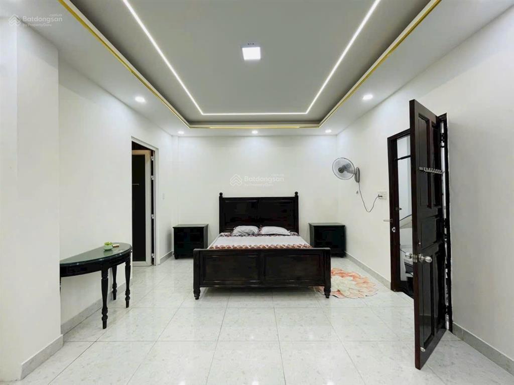Bán nhà 4 tầng đường kinh doanh đối diện etown cộng hoà 11x30