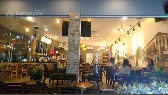 Ngợp bank bán gấp góc 2mt đường bờ kênh 20x12 ngay aeon tân phú