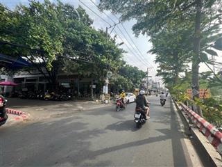 Ngợp bank bán gấp góc 2mt đường bờ kênh 20x12 ngay aeon tân phú