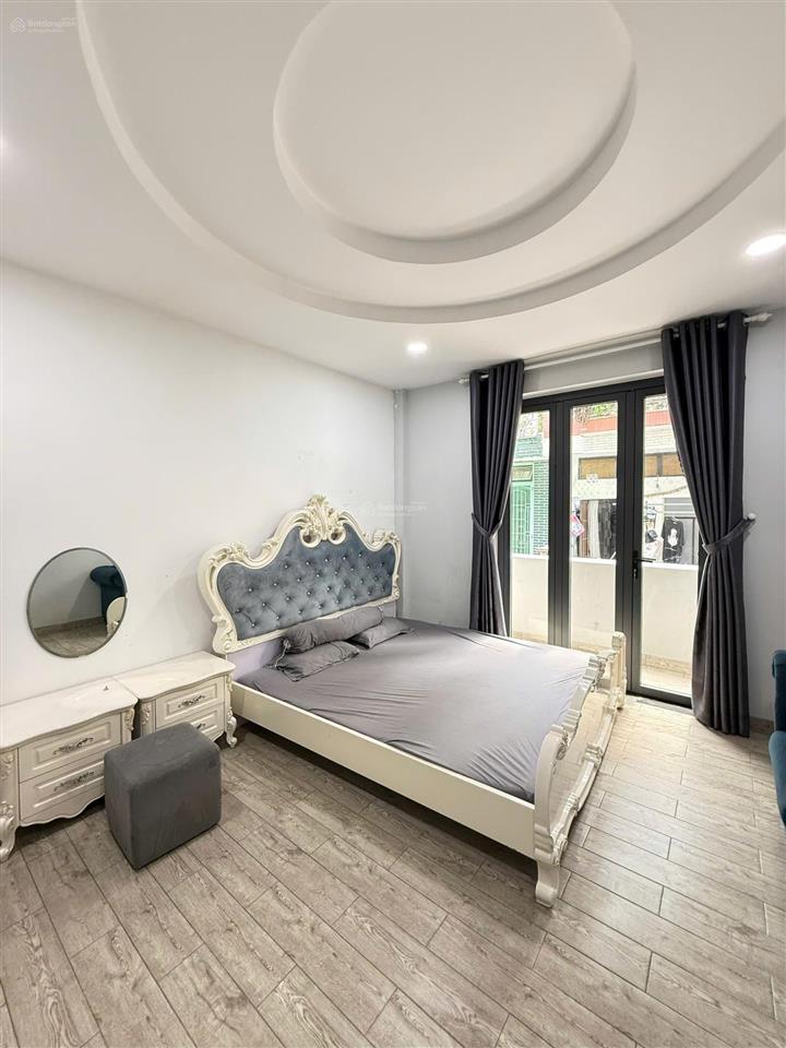 Chdv 5 tầng thu nhập 70tr/tháng ngay trần hưng đạo quận 1