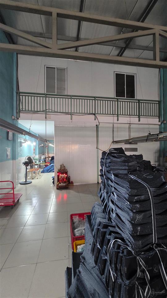 Ngợp bank bán gấp mặt tiền đường 240m2