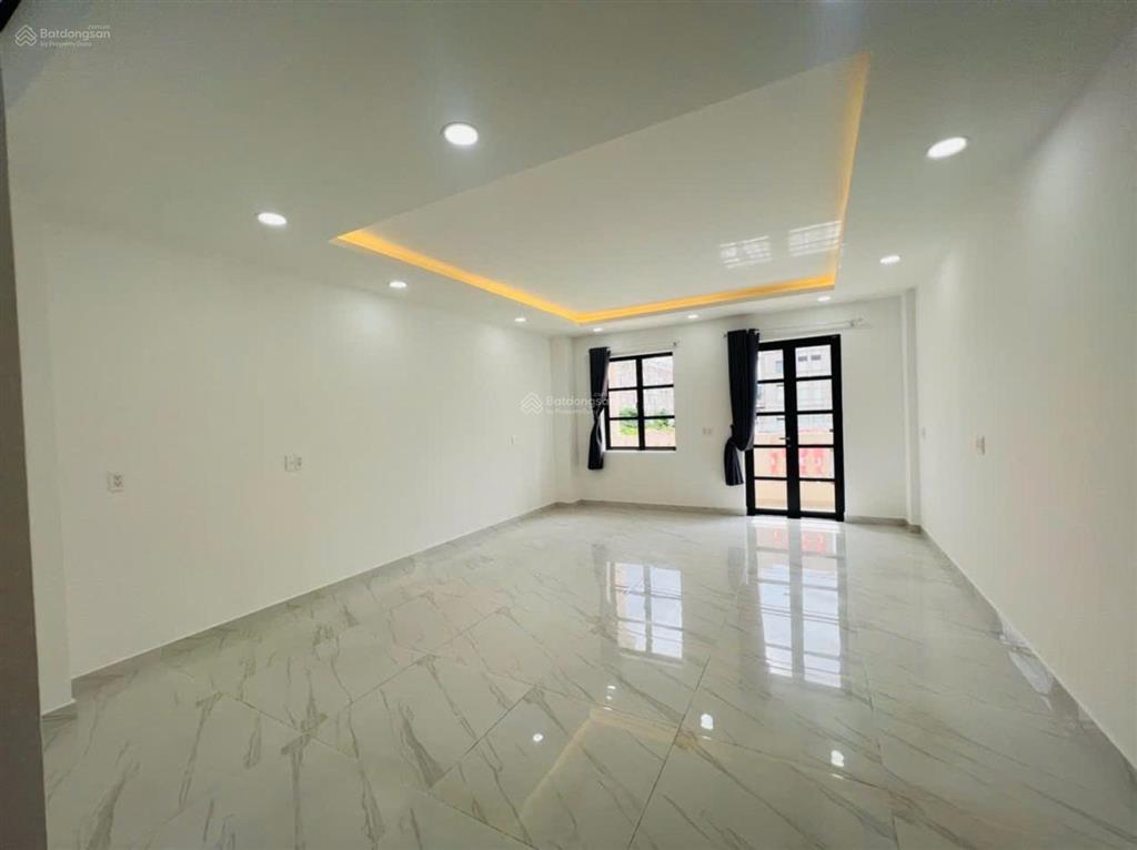 Bán gấp nhà 3 tầng ngang 9m ngay nguyễn văn lượng