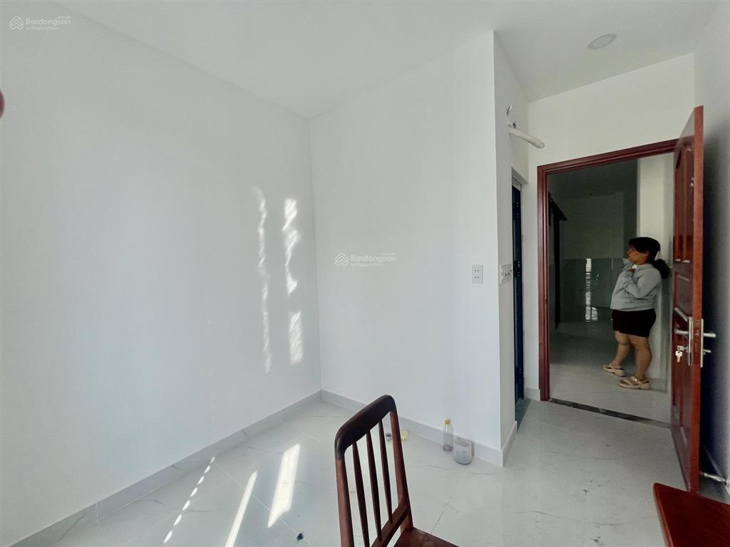 Ngộp bank bán gấp chdv 5 tầng thu nhập 120tr/tháng thông bờ sông