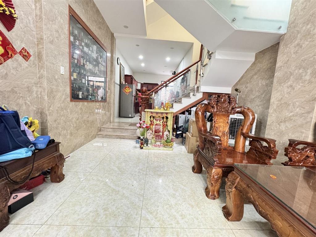 Ngợp bán gấp nhà đẹp ngay luỹ bán bích 85m2