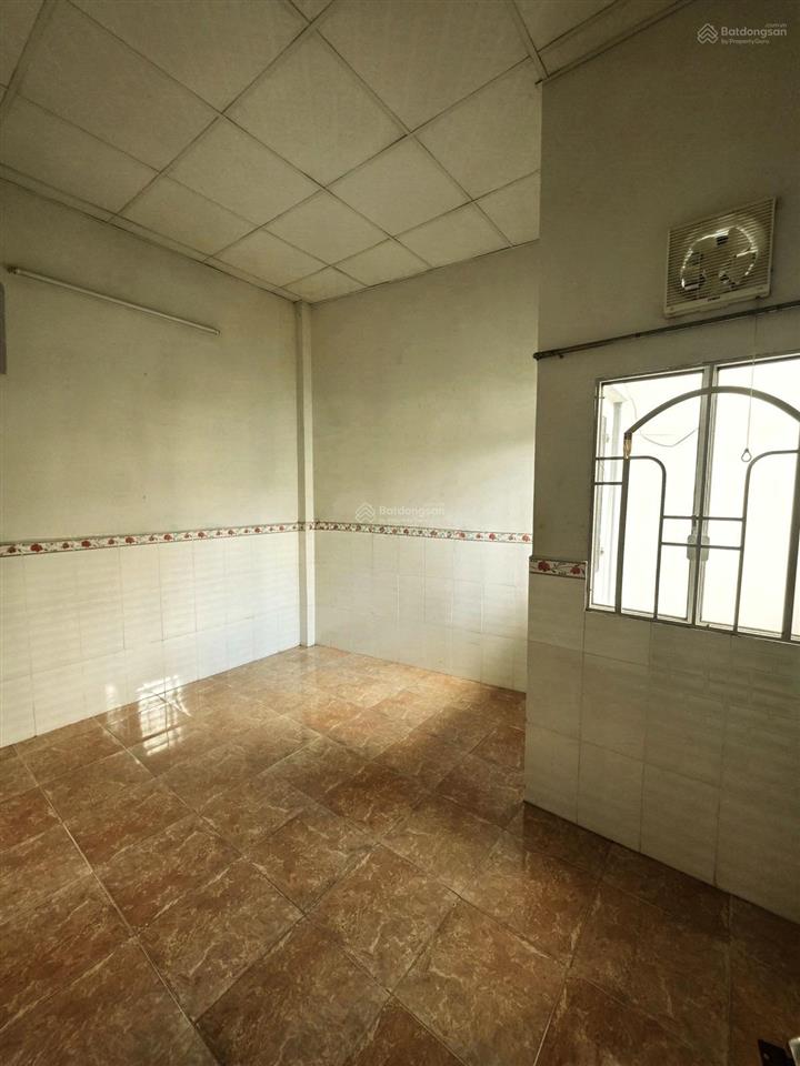 Bán gấp nhà 4 tầng hxh 1/ ngay luỹ bán bích