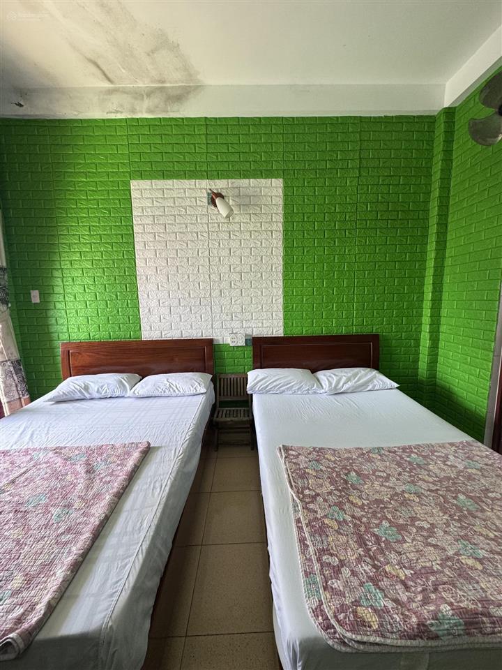 Bán nhà 4 tầng mặt tiền hai bà trưng