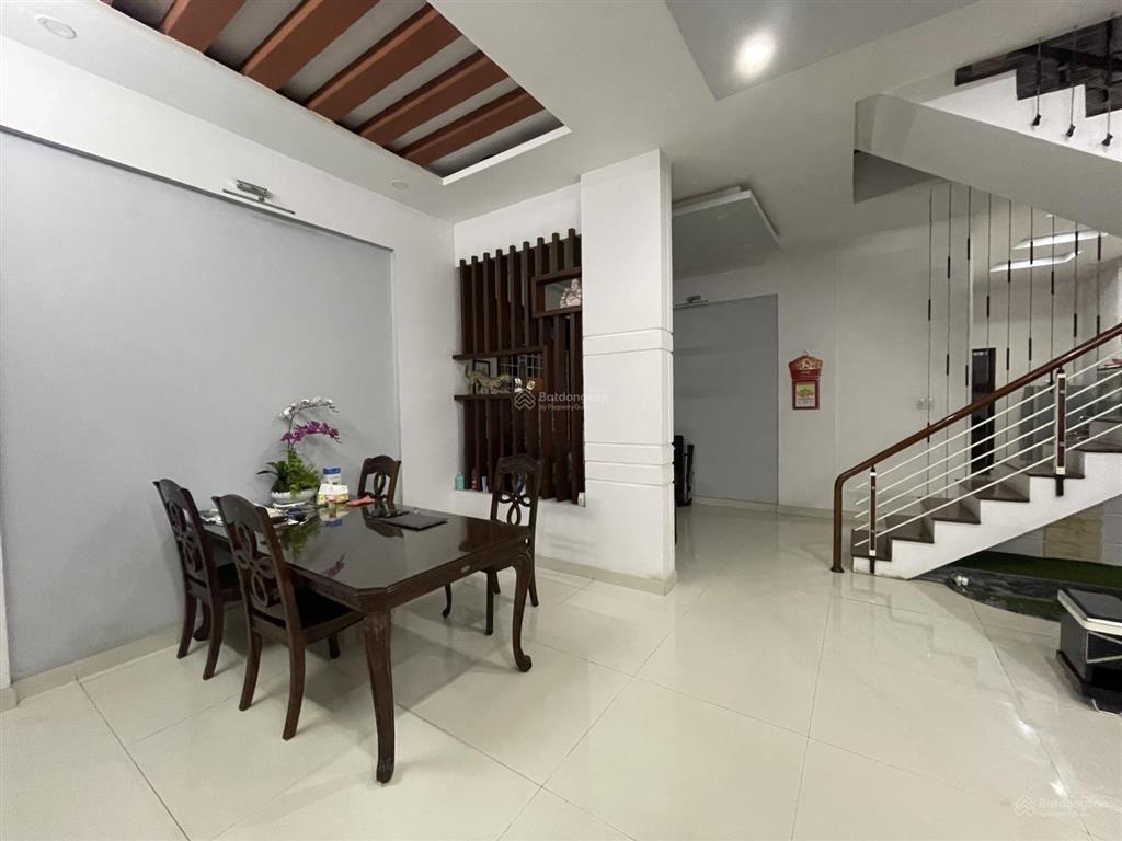 Nhà kiệt trung tâm ngô quyền  tp huế