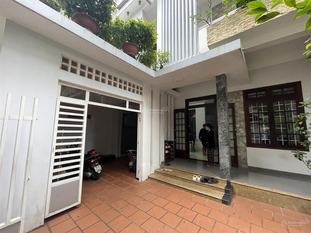 Nhà kiệt trung tâm ngô quyền  tp huế