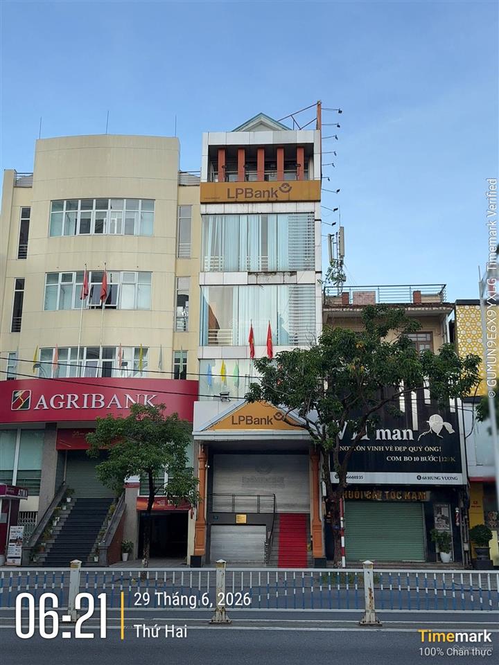 Toà nhà building mặt tiền hùng vương
