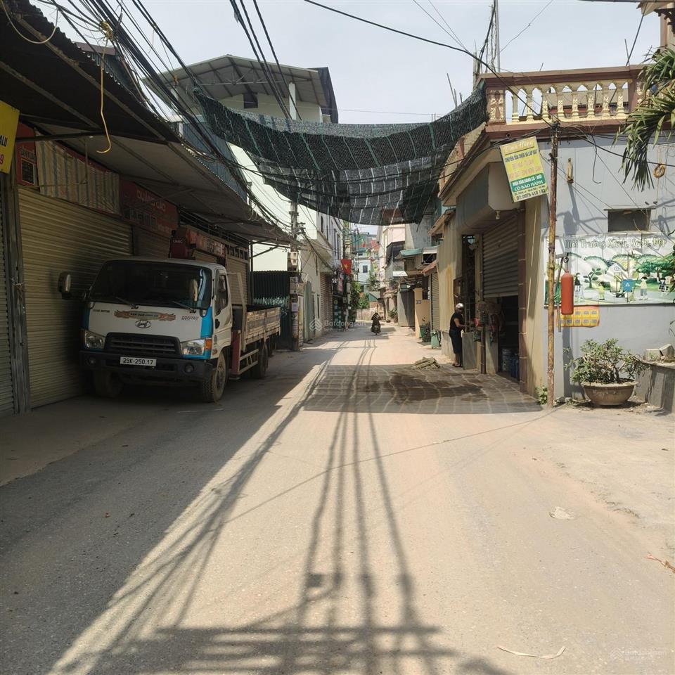 Bán đất la tinh 90m2 lô góc ngõ thông oto chạy vòng quanh