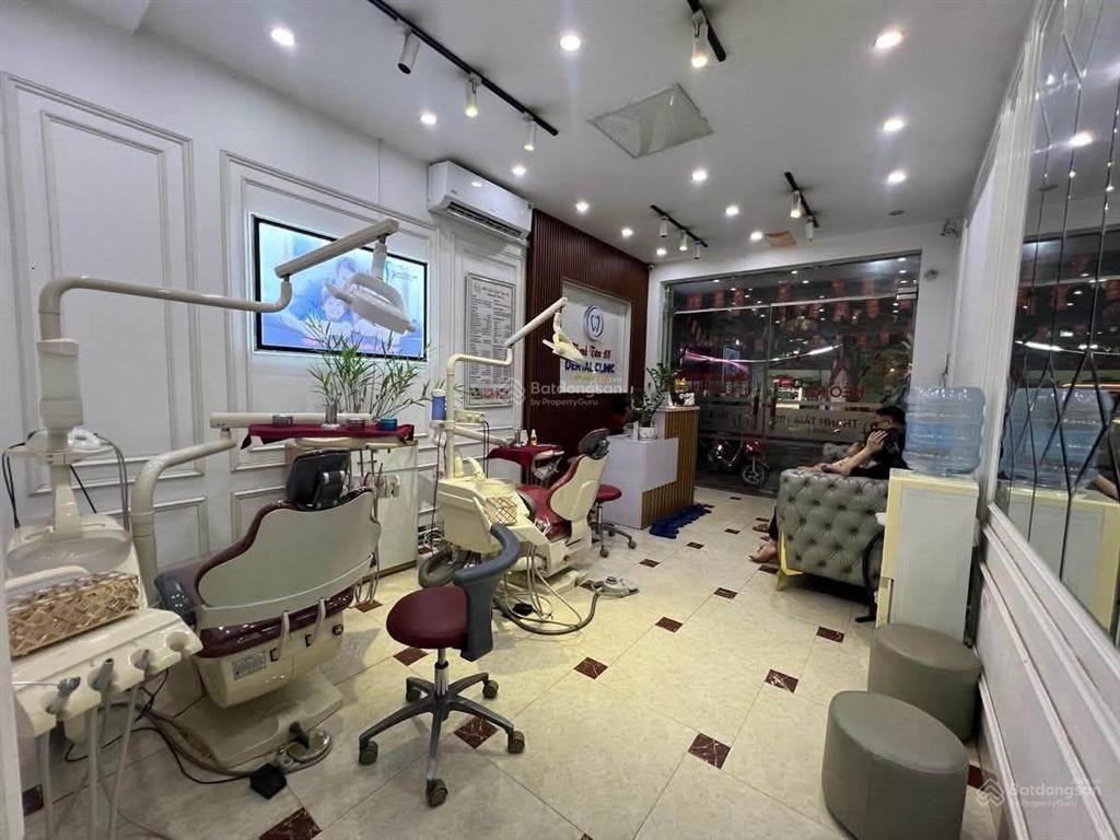 Bán nhà mặt phố phú diễn, ô tô khách tránh nhau ,vỉa hè +kinh doanh