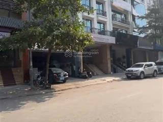 Bán tòa văn phòng mặt phố nguyễn quốc trị trung tâm cầu giấy