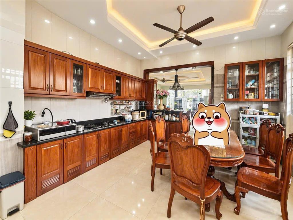 Siêu ngộp bank, nhà 2 mặt tiền đường khu dân cư êm đềm, 5 tầng,dt120 m2,ngang 8,1 mét, giá 7,5 tỷ