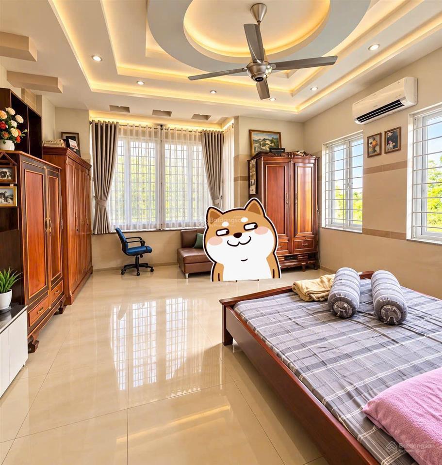Siêu ngộp bank, nhà 2 mặt tiền đường khu dân cư êm đềm, 5 tầng,dt120 m2,ngang 8,1 mét, giá 7,5 tỷ