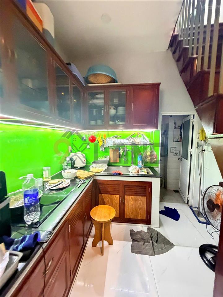 Rất cần tiền cần bán gấp gấp nhà mt đường ngay đại học ngân hàng, dt 45,8m2, ngang 5 mét giá 4,7 tỷ