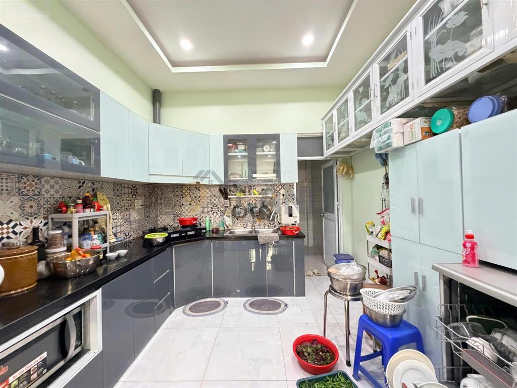 Cực ngộp cần bán gấp nhà hẻm xe hơi phường linh trung, dt 7,3 x 26,8, nh 8 mét, giá chỉ 62,3tr/m2