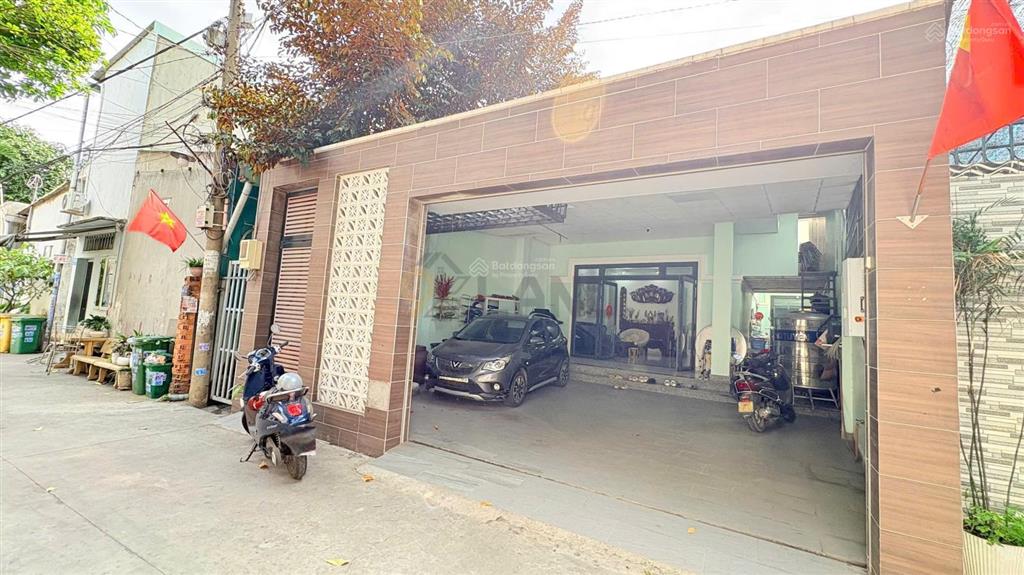Cực ngộp cần bán gấp nhà hẻm xe hơi phường linh trung, dt 7,3 x 26,8, nh 8 mét, giá chỉ 62,3tr/m2