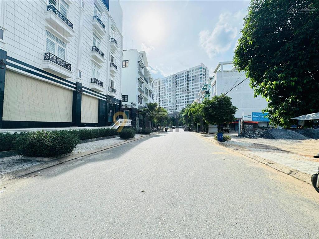 Siêu hiếm, bán lô đất mặt tiền areco đào trinh nhất, dtcn 111 m2, ngang 5 x 22,5, giá chỉ 10 tỷ