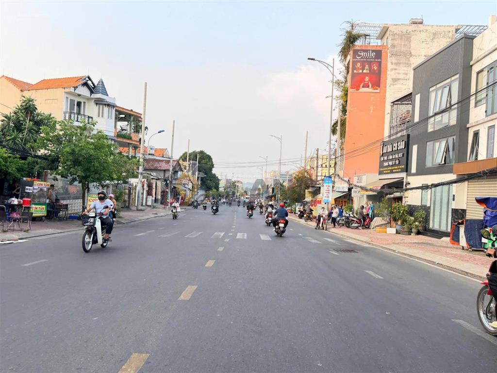 Siêu phẩm biệt thự lê văn chí, dt  7 x 24, cn 166m2, trệt, 2 lầu, giá 13,5 tỷ, ngay 0907 955 ***
