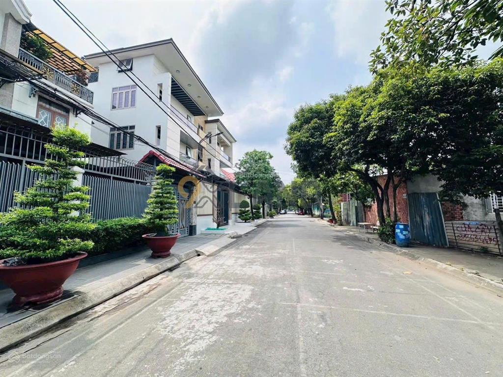 Lô đất hiếm nhất đường linh trung, hẻm 6 mét, dt 132m2, ngang 8 mét, được xây 5 tấm, giá 8,8 tỷ