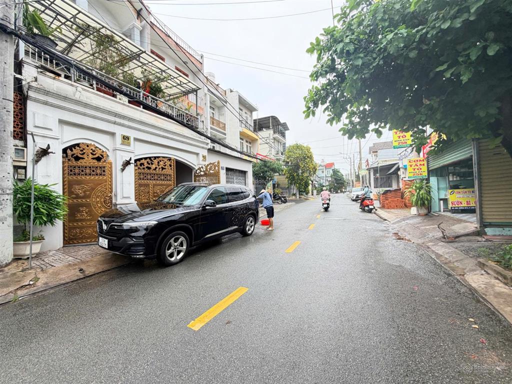 Giảm sốc 1,1 tỷ bán gấp lô đất mt đường đh cảnh sát, 110m2(5*22m), được xây hầm 6 tầng, giá 8,9 tỷ