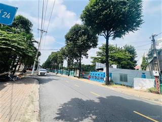Bán gấp nhà mặt tiền đường ngay đh sư phạm kỹ thuật, dt 123m2, ngang 6,5m, giá 12,5 tỷ.