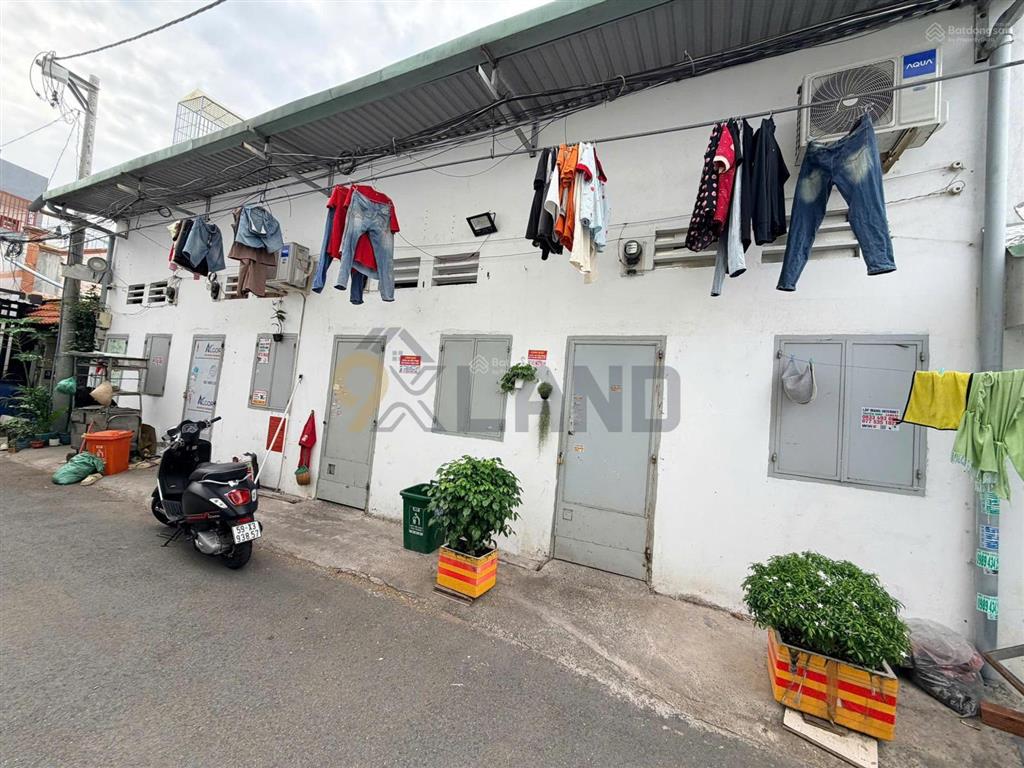 Bán đất tặng nhà trọ đường số 9, hẻm 6 mét, cách mt 50m, dt 82,5m2, ngang 6 x 13, giá 6,6 tỷ.