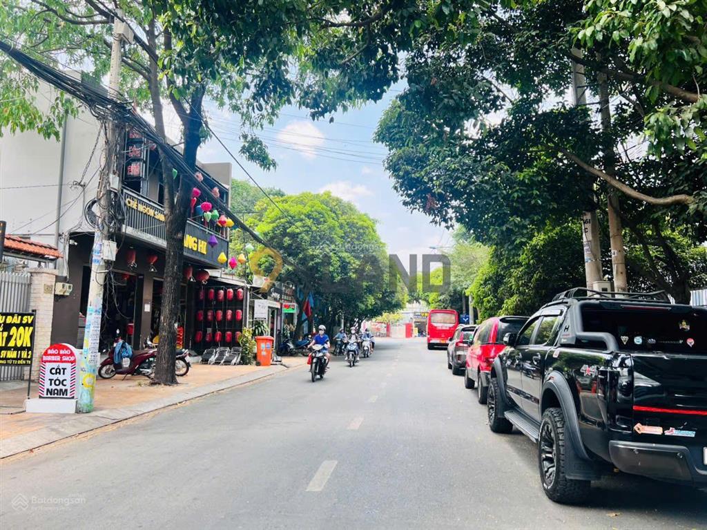 Siêu siêu hiếm, nhà mt đường số 6, đối diện chi cục thuế, dt 10*37, nh 20m, 497m2, giá 84,5tr/m2