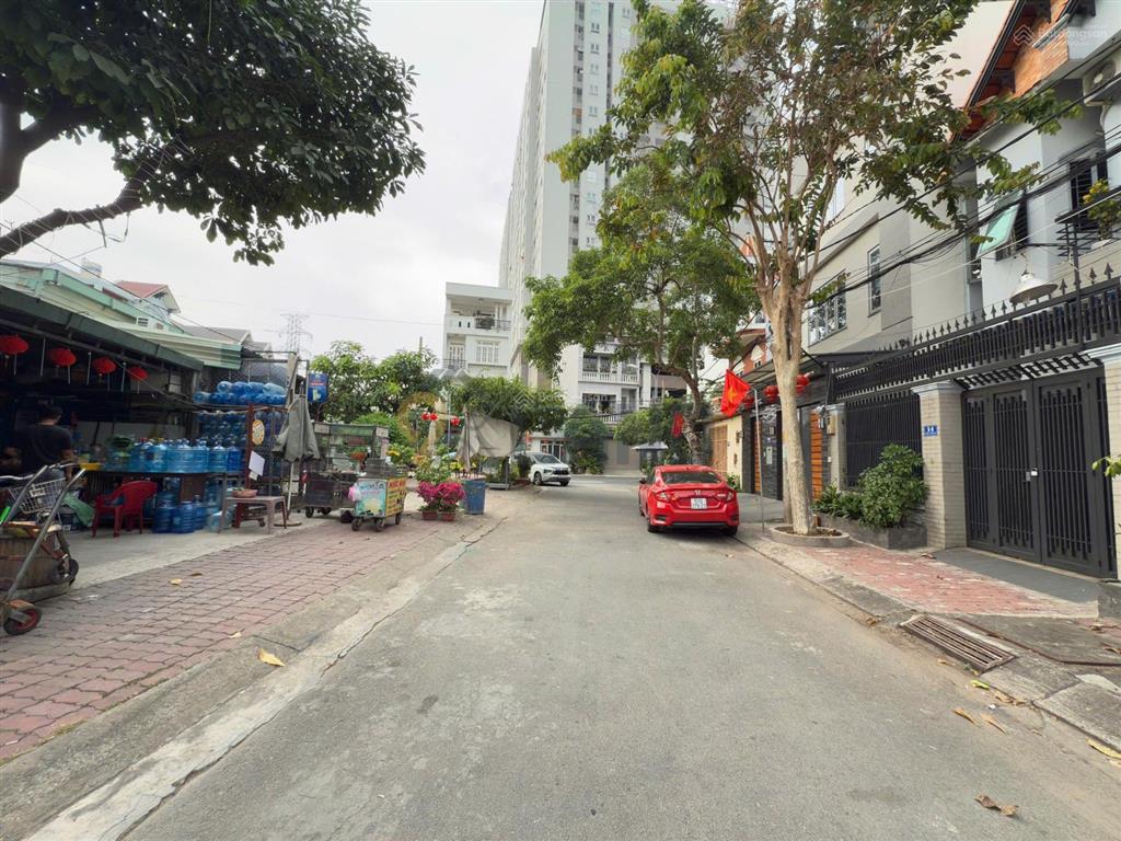 Bán gấp nhà ngay ga metro bình thái, đường 12 mét, dt 113,5m2, ngang 5m, giá chỉ 10,5 tỷ.