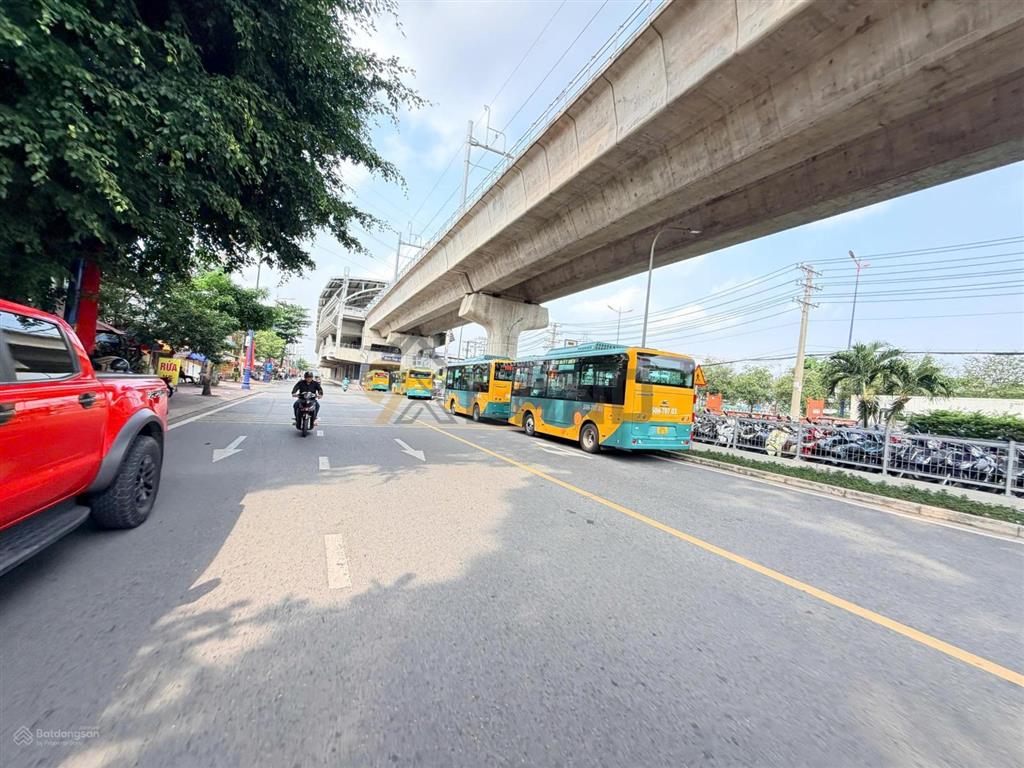 Bán gấp nhà ngay ga metro bình thái, đường 12 mét, dt 113,5m2, ngang 5m, giá chỉ 10,5 tỷ.