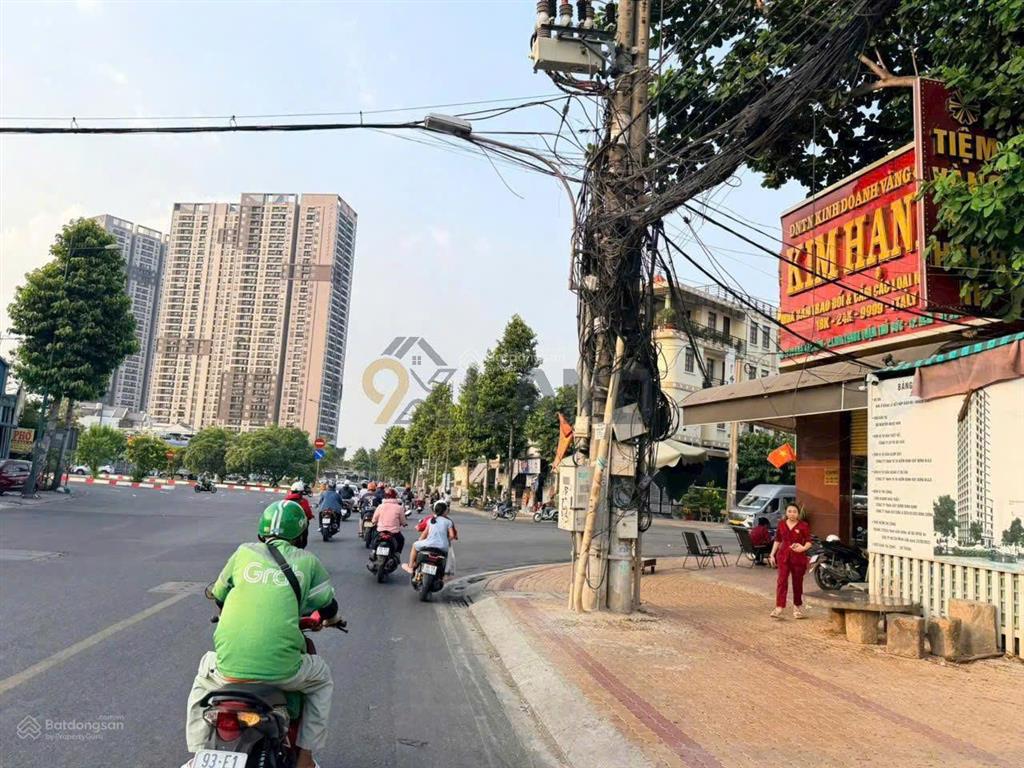Bán gấp lô đất mặt tiền sầm uất ngay kha vạn cân, diện tích 5,1 x 19, công nhận 95m2, giá 10,5 tỷ