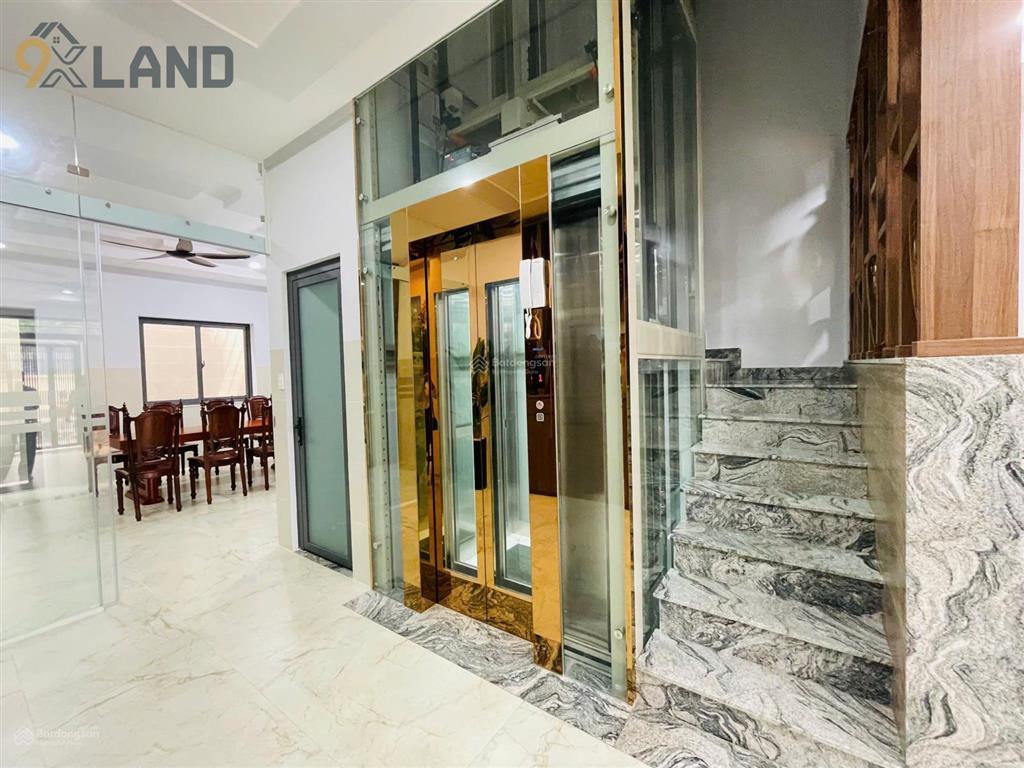 Bán gấp căn hộ dịch vụ mt đối điện đh cảnh sát, dt 110m2 ( 5,5*19 ),t,4 lầu,thang máy, giá 13,5 tỷ