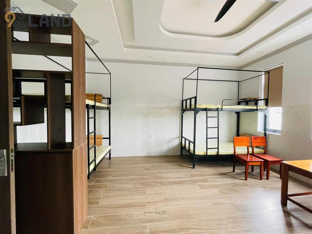 Bán gấp căn hộ dịch vụ mt đối điện đh cảnh sát, dt 110m2 ( 5,5*19 ),t,4 lầu,thang máy, giá 13,5 tỷ