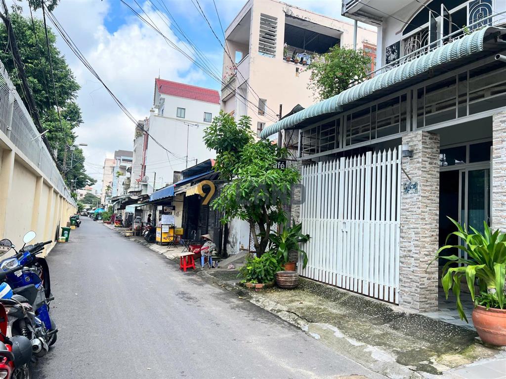 Bán gấp căn hộ dịch vụ mt đối điện đh cảnh sát, dt 110m2 ( 5,5*19 ),t,4 lầu,thang máy, giá 13,5 tỷ