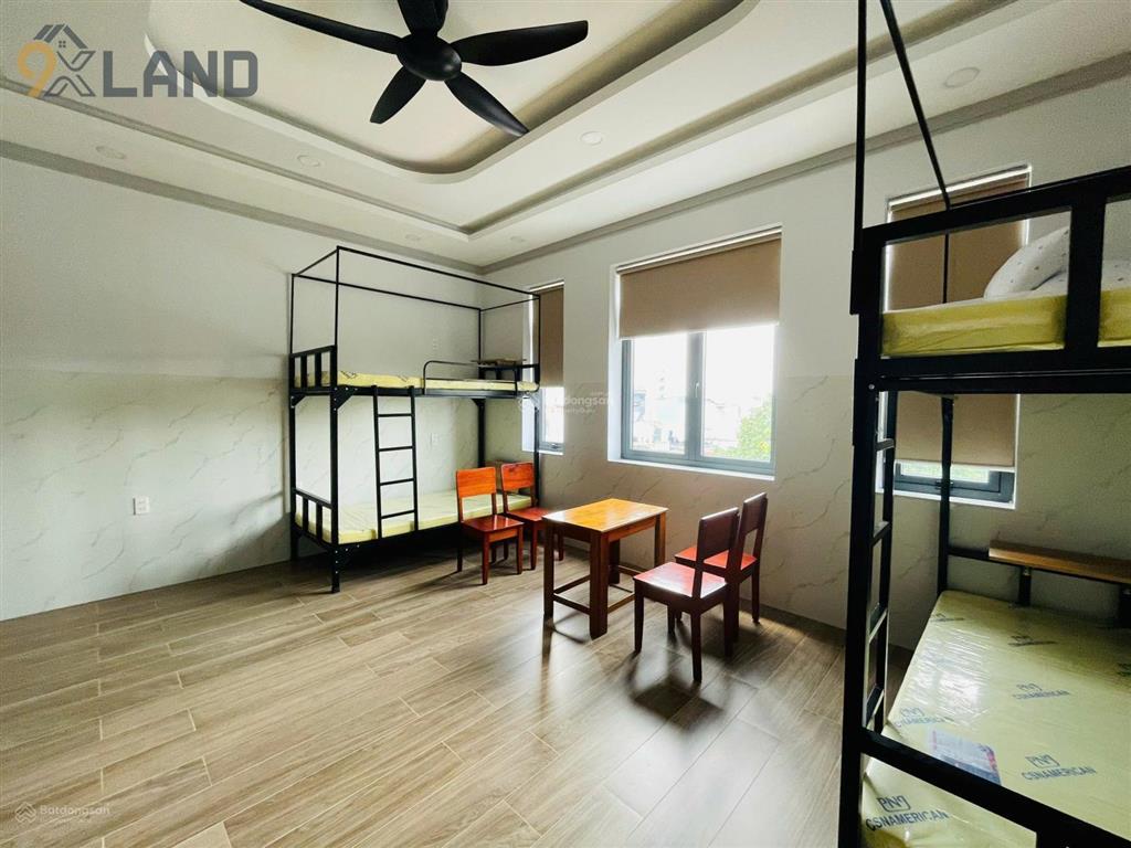 Bán gấp căn hộ dịch vụ mt đối điện đh cảnh sát, dt 110m2 ( 5,5*19 ),t,4 lầu,thang máy, giá 13,5 tỷ